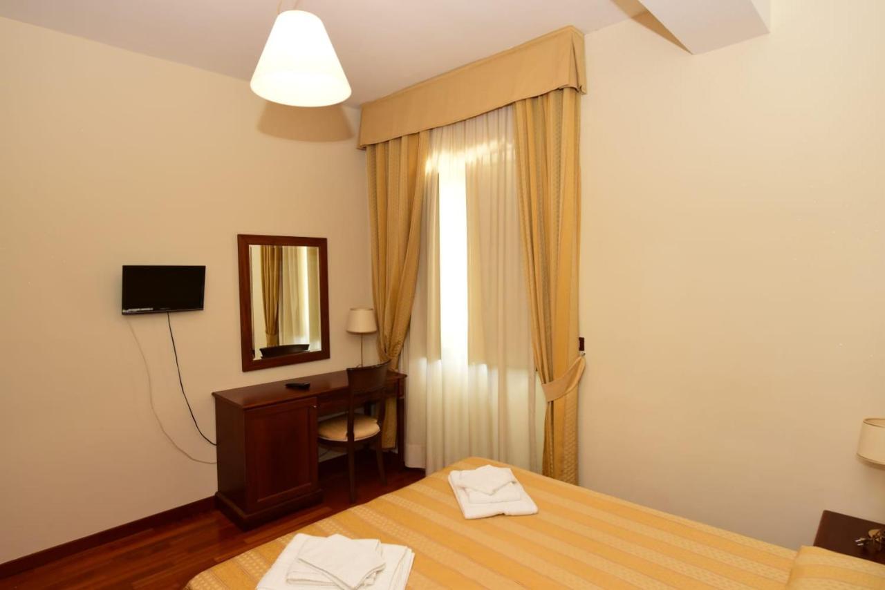 Albergo La locanda degli Apolidi Atena Lucana Esterno foto