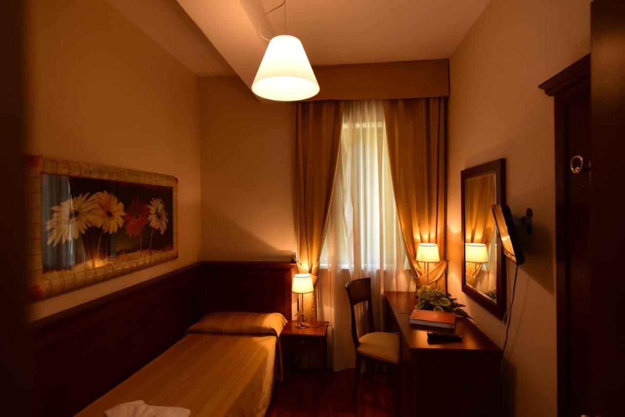 Albergo La locanda degli Apolidi Atena Lucana Esterno foto
